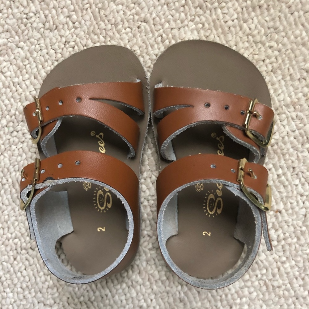 Sea wees leather sandals